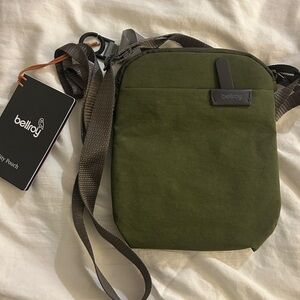 Bellroy green city pouch Crossbody bag NWT